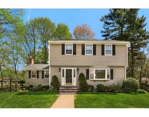 28 Davis Ln, Reading, MA 01867 photo 2
