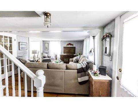 12 Maple Ave, Upton, MA 01568 photo 3