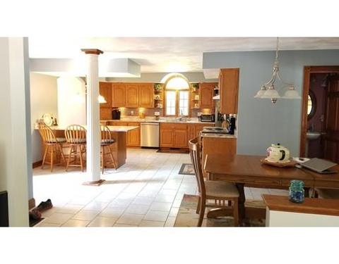 24 Taft St, Upton, MA 01568 photo 5
