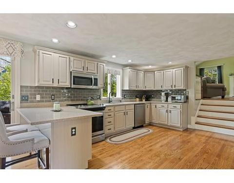 5 Elerton Ln, Danvers, MA 01923 photo 2