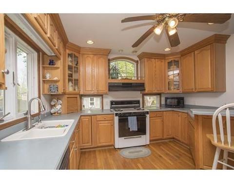 19 Temple Pl, Fairhaven, MA 02719 photo 11
