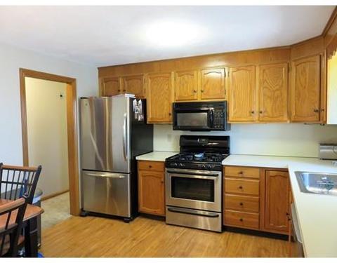 52 Anthony Ln, Dedham, MA 02026 photo 2