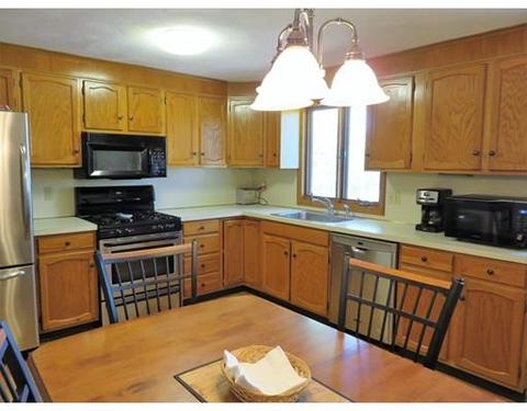 52 Anthony Ln, Dedham, MA 02026 photo 3