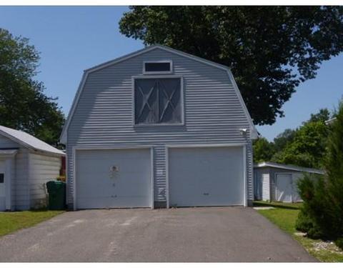 84 Cherryvale St, Chicopee, MA 01020 photo 3