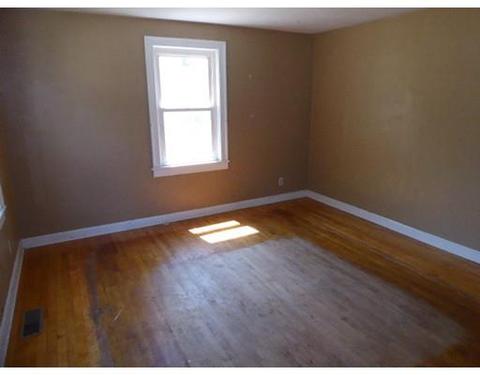 84 Cherryvale St, Chicopee, MA 01020 photo 5