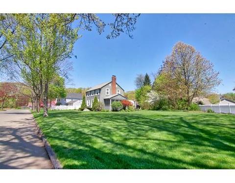 945 Armory St, Springfield, MA 01107 photo 2