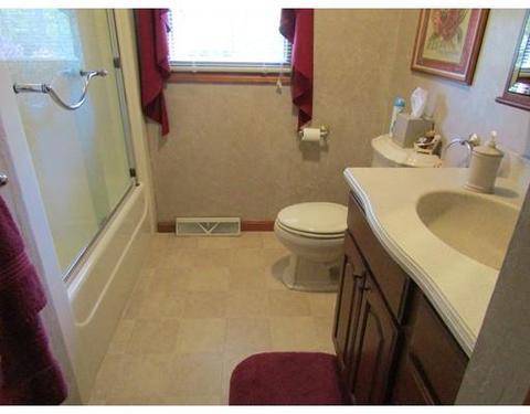 237 Reney St, Fall River, MA 02723 photo 7