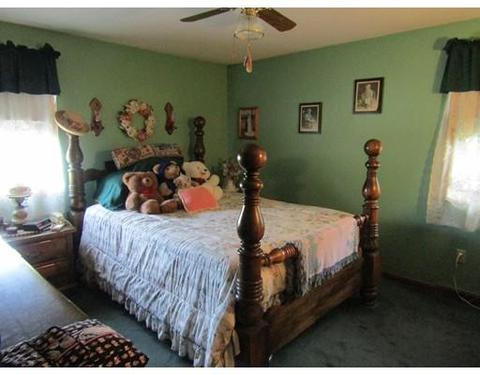 237 Reney St, Fall River, MA 02723 photo 9