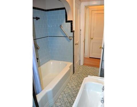 30 Newport St, Fall River, MA 02720 photo 8