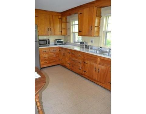 30 Newport St, Fall River, MA 02720 photo 4