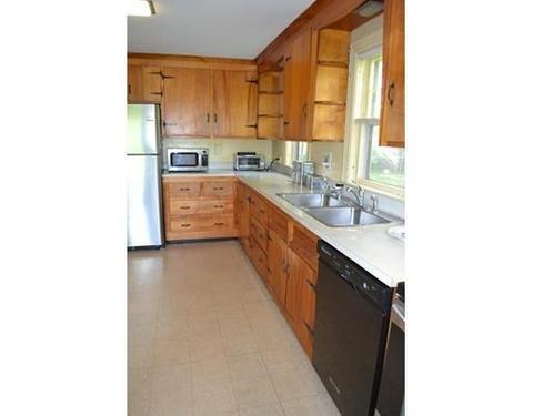 30 Newport St, Fall River, MA 02720 photo 6
