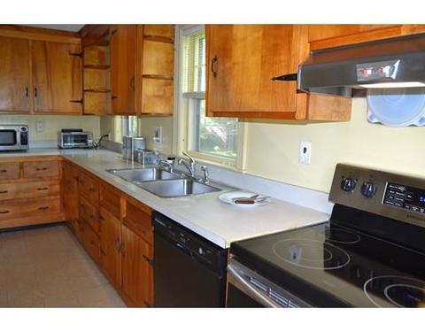 30 Newport St, Fall River, MA 02720 photo 5