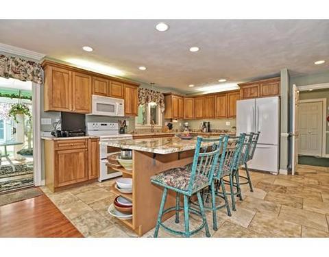 2 Tyler Rd, Upton, MA 01568 photo 8