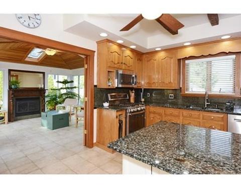 10 Beacon St, Danvers, MA 01923 photo 5