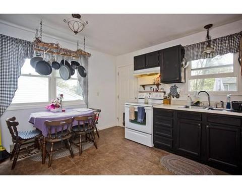 15 Olney Ave, Springfield, MA 01119 photo 2