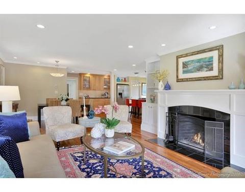 4 Brook Rd, Marblehead, MA 01945 photo 5