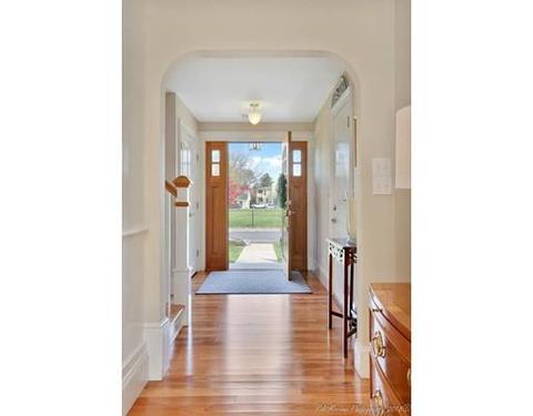 4 Brook Rd, Marblehead, MA 01945 photo 3