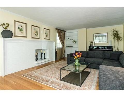 492 Clinton Rd, Brookline, MA 02467 photo 4