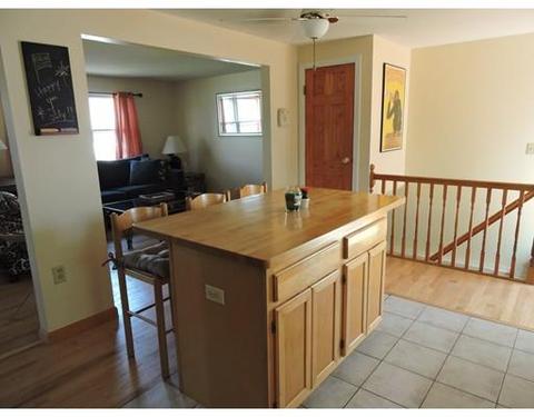 33 Aspen Rd, Springfield, MA 01128 photo 5