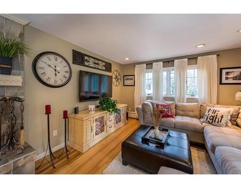 504 Forest Hills Rd, Springfield, MA 01128 photo 9
