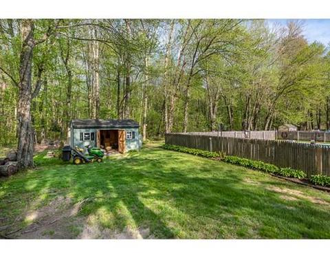 504 Forest Hills Rd, Springfield, MA 01128 photo 4