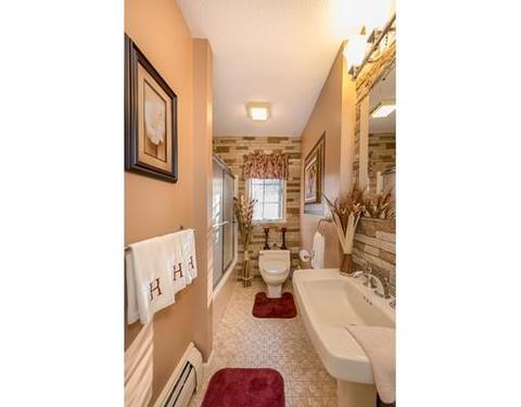 504 Forest Hills Rd, Springfield, MA 01128 photo 16