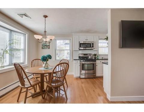 28 Wilson St, Reading, MA 01867 photo 8