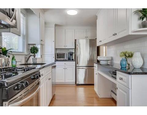 28 Wilson St, Reading, MA 01867 photo 4