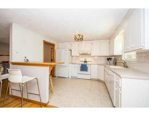 13 Summer Ave, Reading, MA 01867 photo 8