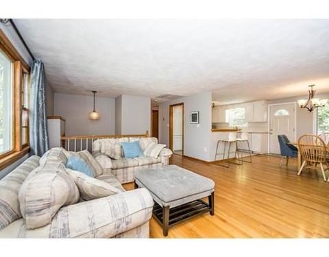 13 Summer Ave, Reading, MA 01867 photo 4
