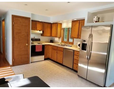 496 Cooley St, Springfield, MA 01128 photo 7