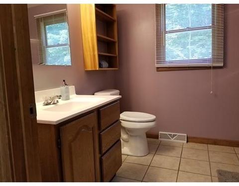496 Cooley St, Springfield, MA 01128 photo 15