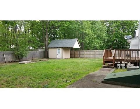 496 Cooley St, Springfield, MA 01128 photo 3