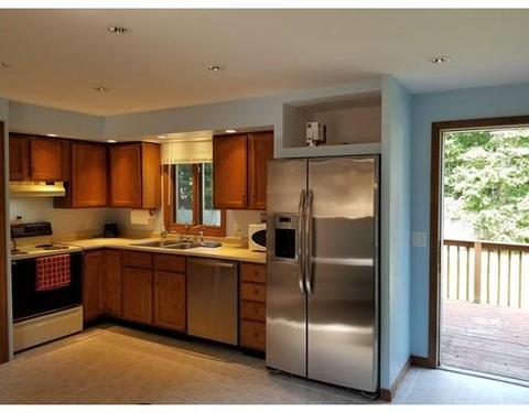 496 Cooley St, Springfield, MA 01128 photo 8