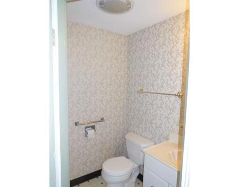 316 Main St, Easthampton, MA 01027 photo 13