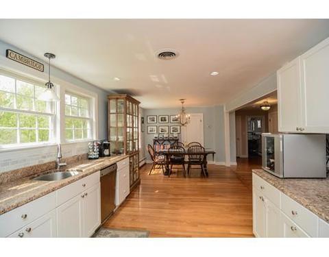 32 Harvard St, Reading, MA 01867 photo 4