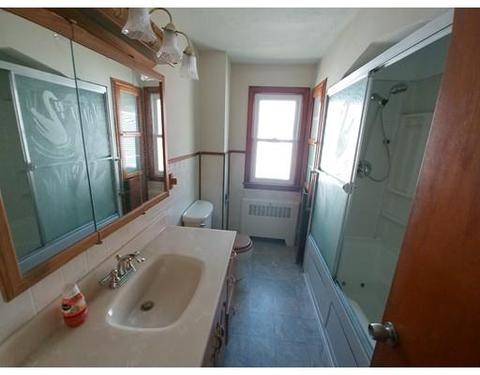 16 Devonshire Rd, Springfield, MA 01109 photo 9