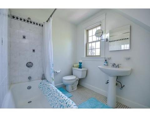 72 Beaufort Ave, Needham, MA 02492 photo 16