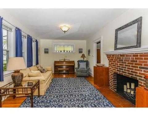 8 Reed St, Dedham, MA 02026 photo 3