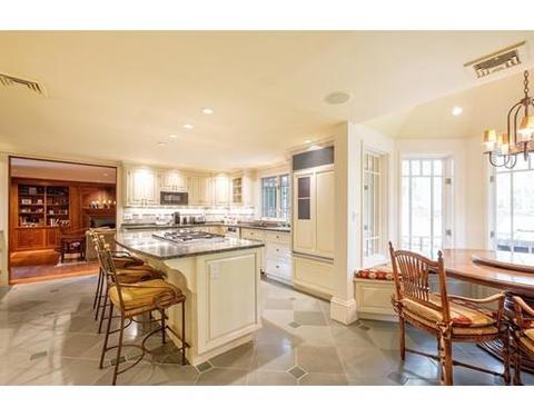 133 Richardson Dr, Needham, MA 02492 photo 5