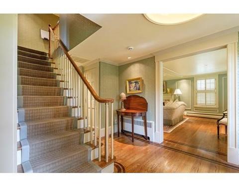 133 Richardson Dr, Needham, MA 02492 photo 2