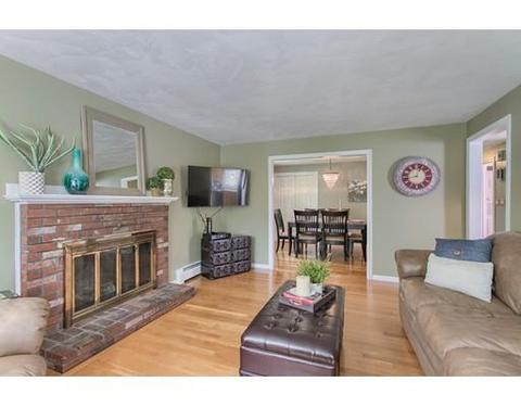 2 D St, Reading, MA 01867 photo 5