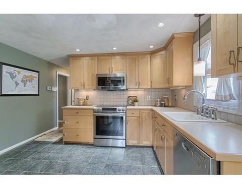 2 D St, Reading, MA 01867 photo 9