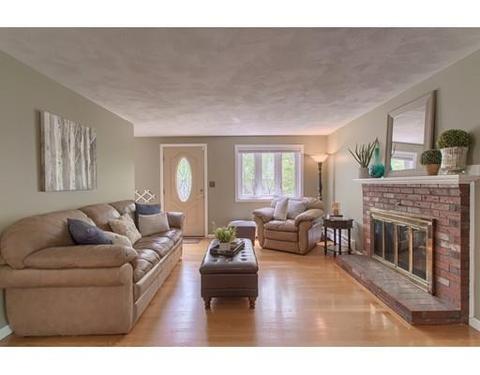2 D St, Reading, MA 01867 photo 3