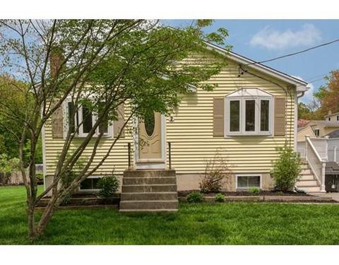 2 D St, Reading, MA 01867 photo 1