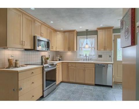 2 D St, Reading, MA 01867 photo 8