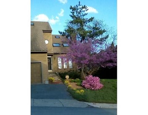 4 Ridge St, Worcester, MA 01604 photo 1