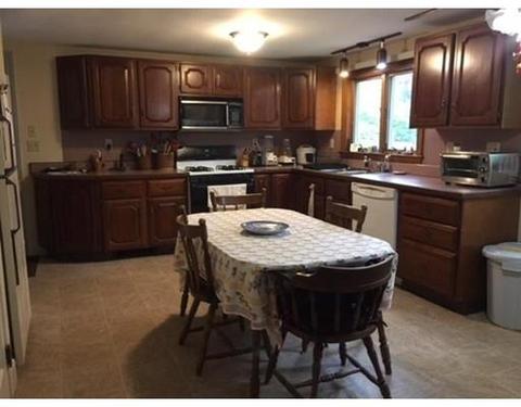 4 Roy Ave, Beverly, MA 01915 photo 2