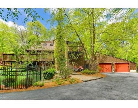 235 North St, Upton, MA 01568 photo 3