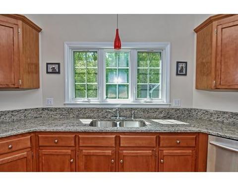 60 Blackstone St, Mendon, MA 01756 photo 6